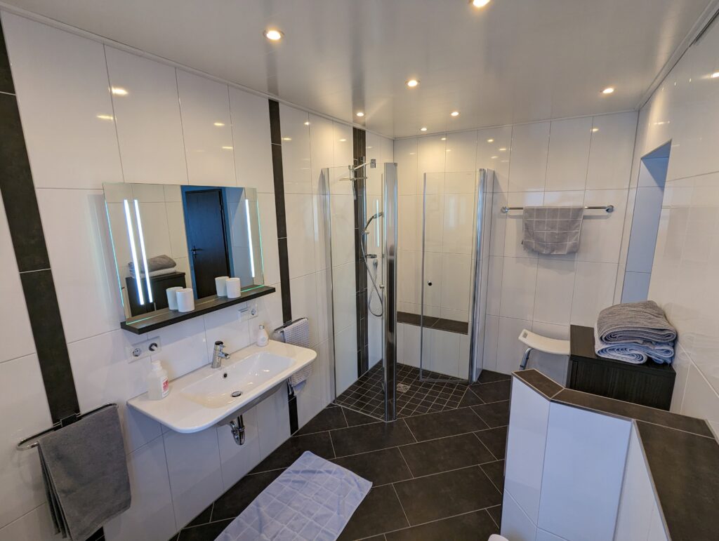 modernes Badezimmer / modern Bathroom